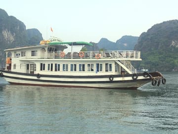Halong bay day boat