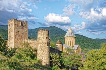 4-Day Tbilisi and Stepantsminda Cultural Tour