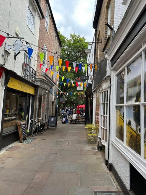 Ted Lasso Richmond & London Filming Locations Taxi Tour