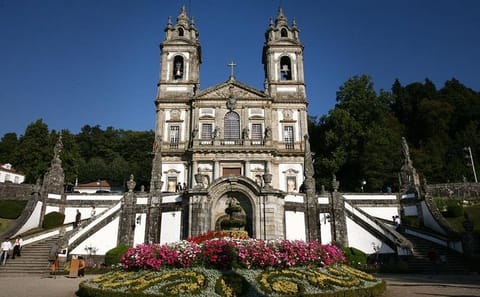 Day Trip from Porto to Historic Braga and Guimarães