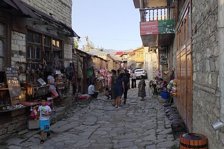 A Full Day Shamakhi and Lahij Regions Tour (PRIVATE)
