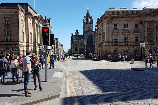 Private Edinburgh City Tour  3