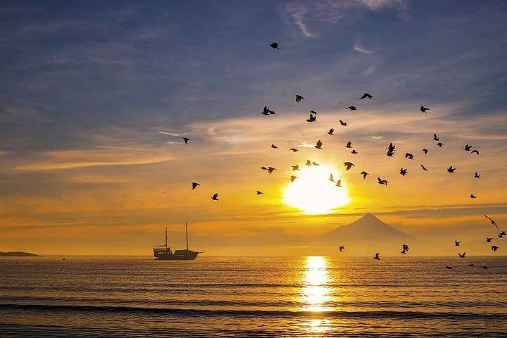 4-Day Atacama Desert Experience with Hotel, Tours & Meals