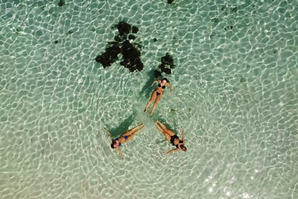 Labuan Bajo 3 Days 2 Nights Sailing Trip in Deluxe Pinisi Boat