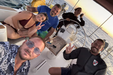 Private Sailing Tour Along Santorini's Stunning Coastline