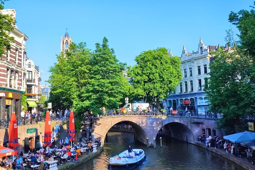 Street view of a bridge views along the route of the Utrecht scavenger hunt City Detective.