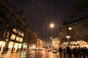 Zurich Christmas Walking Tour with Christkindlimarkt Visit