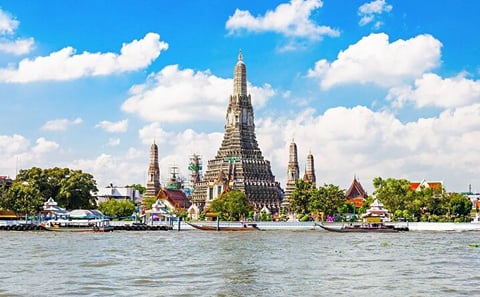 Bangkok Teak Boat Canal Tour with Wat Arun View