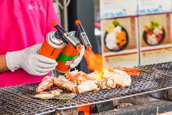 Tsukiji Fish Market: Behind the Scenes & 10 Seafood Tastings 4