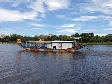 Dragon Boat Trip Sightseeing Hue city - Private tour