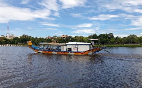 Private Dragon Boat Trip : Explore Hue City’s Cultural Treasures