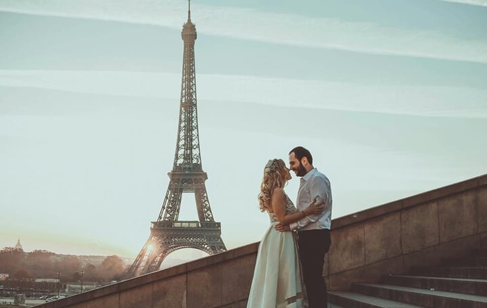 Couples Photoshoot Experience at Trocadéro Gardens, Paris