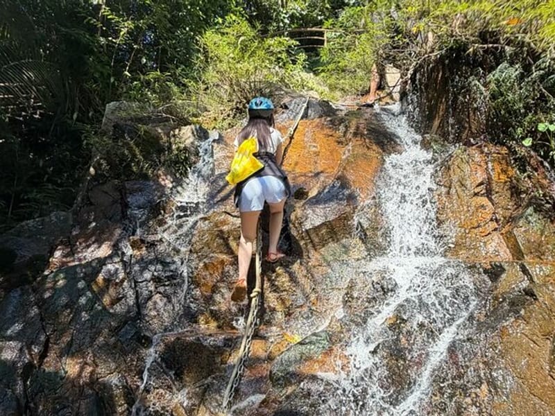 Sanya: Yanoda Tropical Rainforest & Glass Skywalk Day Tour