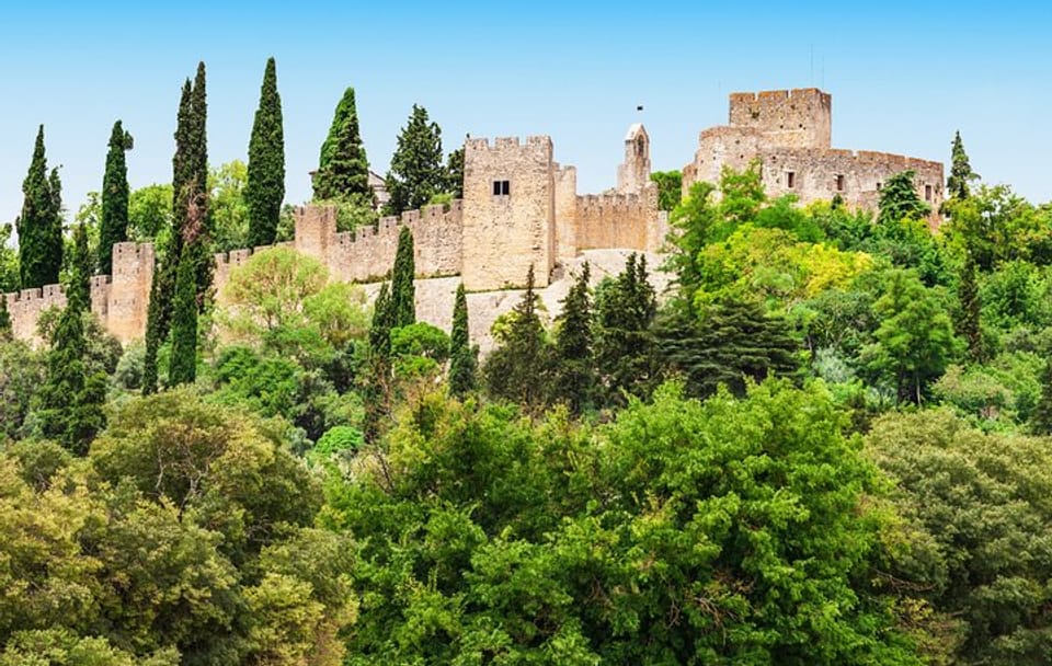 Templar Route Tour: Explore Lisbon and Praia do Ribatejo