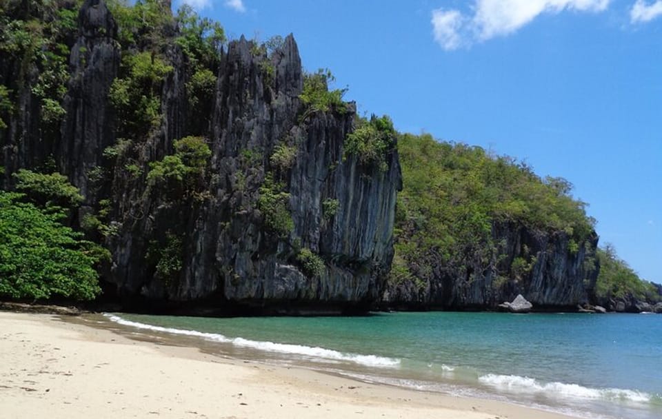 Underground River and Ugong Rock Cave Adventure in Puerto Princesa