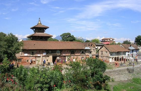 Walk along the Bagmati River (16 heritage monuments in 2 kilometers)