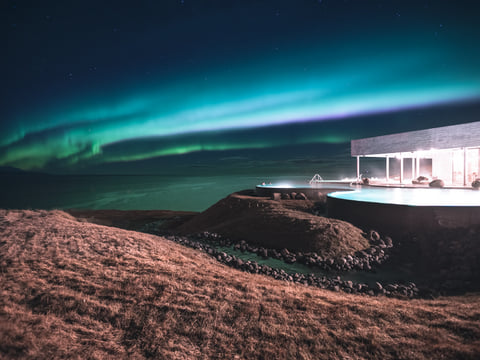 Private Northern Lights & GeoSea Geothermal Baths Tour (from Akureyri)