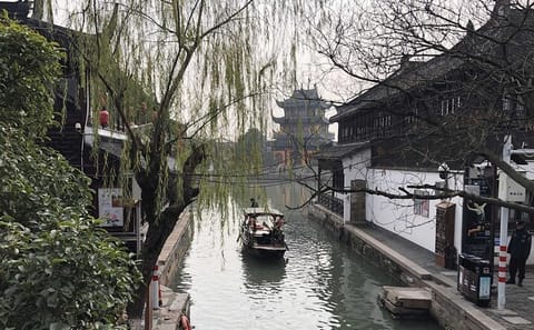 Shanghai City and Zhujiajiao Water Village Tour