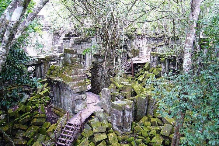 Private Tour to Koh ker and Beng Mealea Temple from Siem Reap