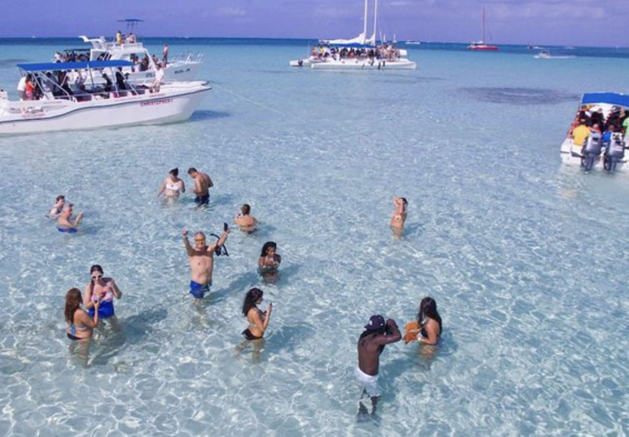 Saona island/catamaran- drinks and buffet