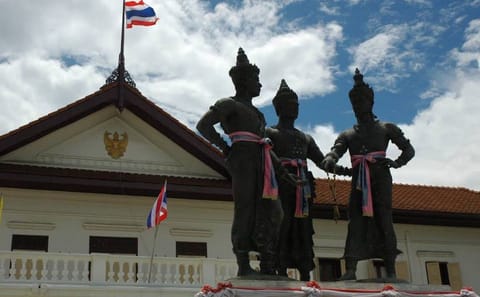 Explore Wiang Kum Kam and Wat Chiang Man in Chiang Mai