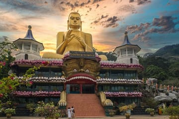 Sigiriya Rock Fortress and Dambulla Temple Tour from Trincomalee