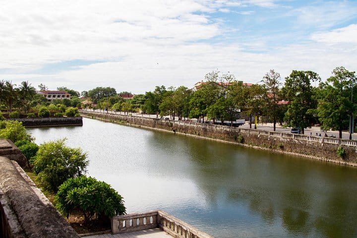 Car Hire & Driver: DA NANG CITY CENTER - HUE (STOP AT LANG CO, HAI VAN) (FULL-DAY) 8