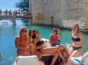 Private boat tour with wine and fish aperitif from Lazise