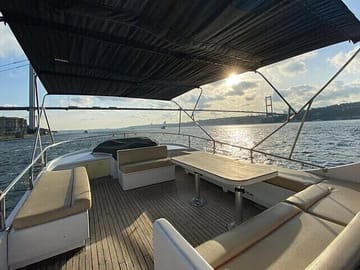 Private Bosphorus Yacht Cruise in Istanbul – Luxury Yacht Tour