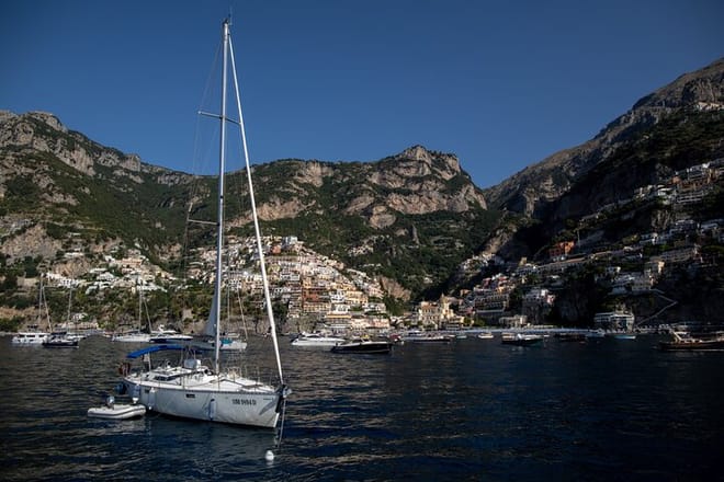 Discover the precious Amalfi Coast by boat 8