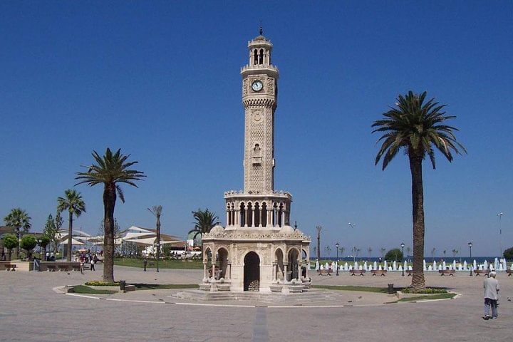 torre del reloj en Izmir