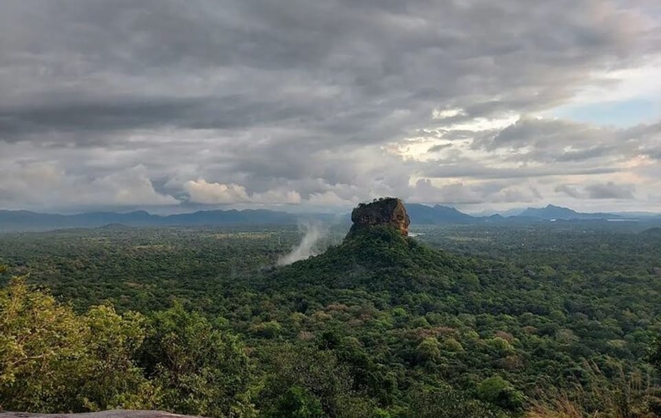 Sigiriya and Dambulla Cave Temple Day Tour from Colombo