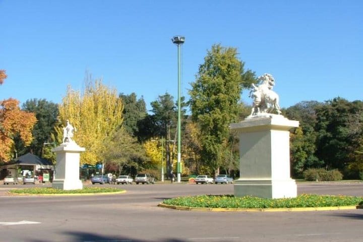 Enjoy the beautiful city of Mendoza
