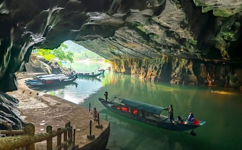 Phong Nha and Paradise Cave Guided Tour from Đồng Hới