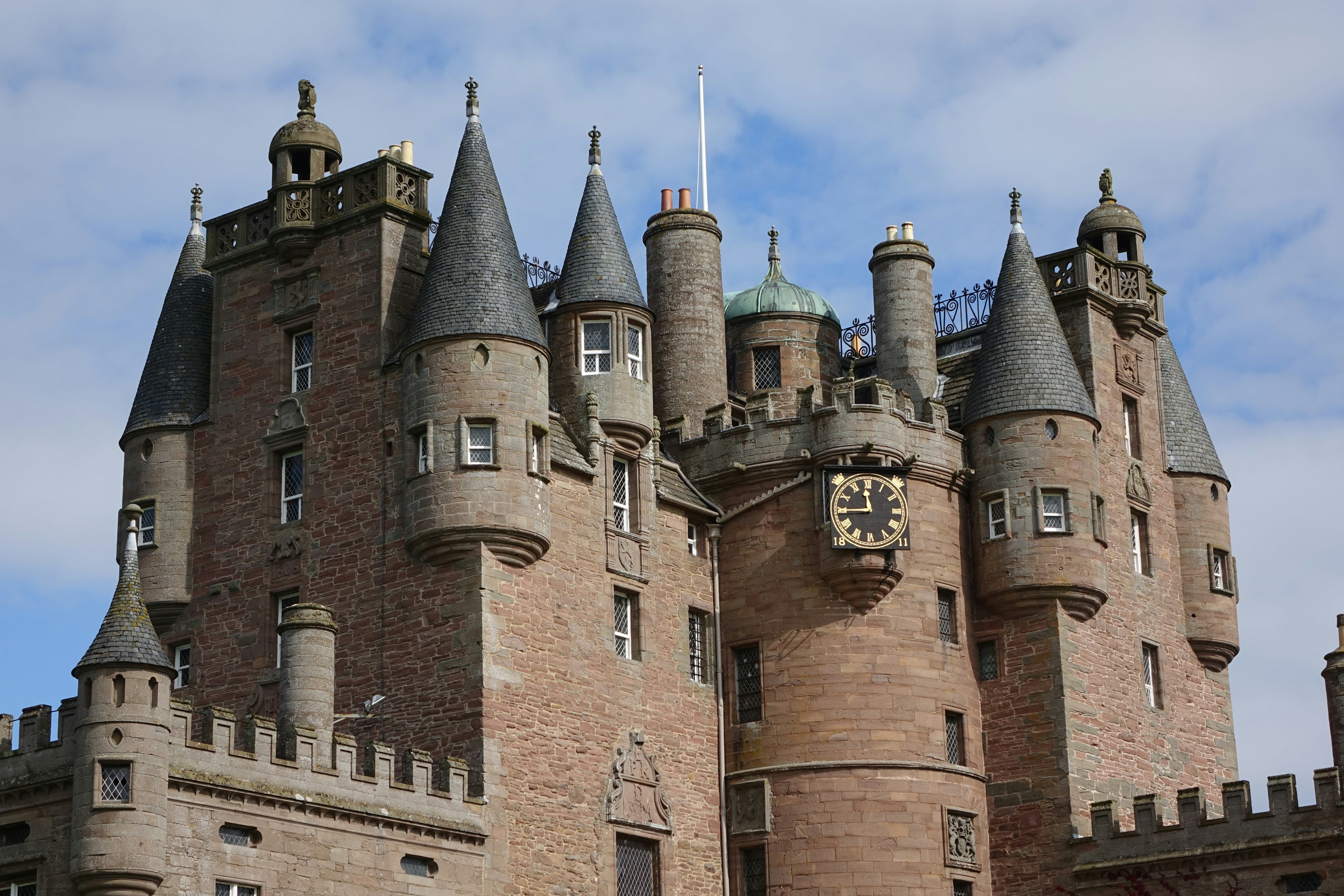 Front view of Glamis Castle