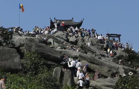 Yen Tu Mountain Day Tour from Hạ Long and Uông Bí