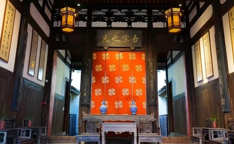 Guided Walking Tour of Fuzhou's Three Lanes and Seven Alleys