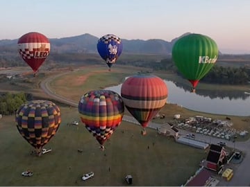 Hot Air Balloon Adventure Over Mueang Chiang Rai's Landscapes
