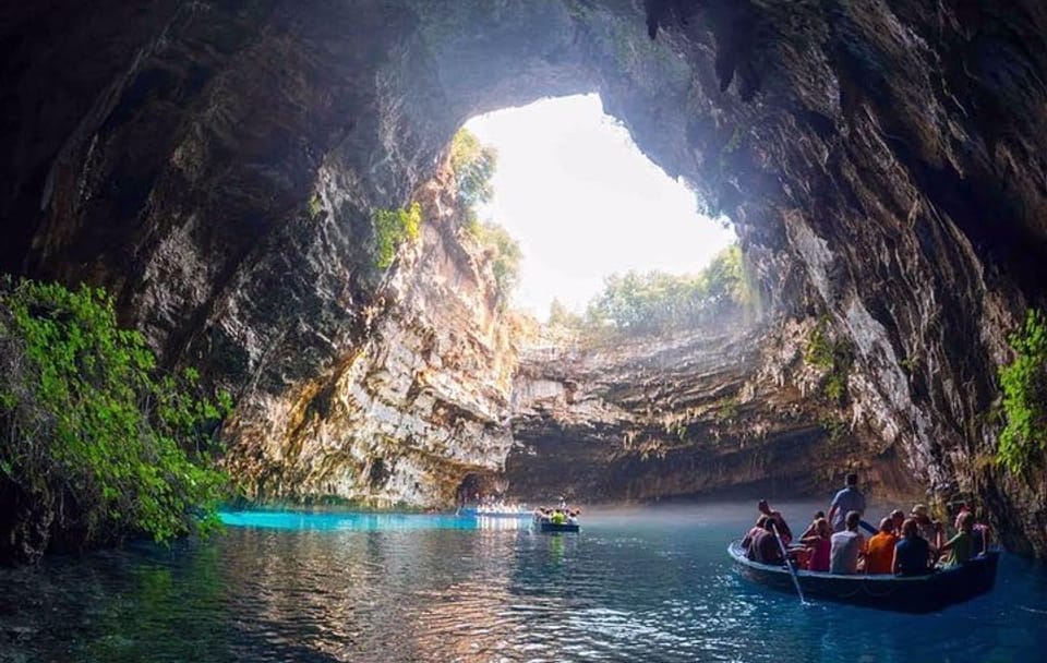 Private Full-Day Tour of Assos and Chaliotata in Cephalonia