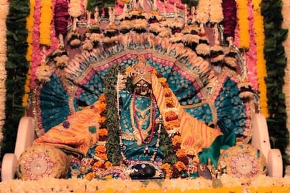 2 Days Mathura and Vrindavan Tour with Aarti Ceremony and Boat Ride in Vrindavan