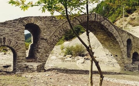 Osum Canyon Sightseeing Tour with Cultural Stops in Berat