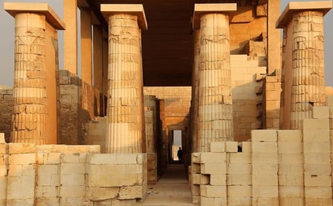 Private Day Tour of Pyramids of Giza and Saqqara