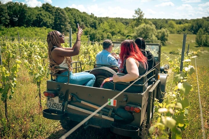 Classic: Tuscan Vineyard Old Jeep Tour, Wine Tasting & Lunch