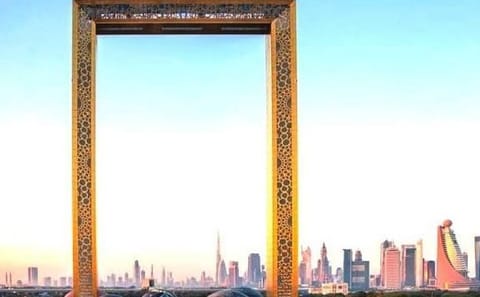 Dubai Marina Cruise and Dubai Frame Tour with Guide