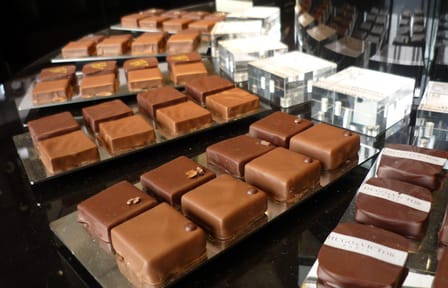 Chocolate Tasting Walking Tour in Paris