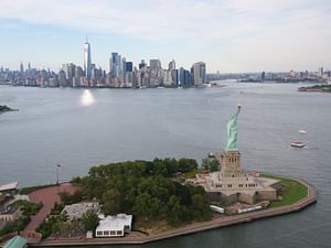 Private NYC Helicopter Tour from Westchester for up to 6 People