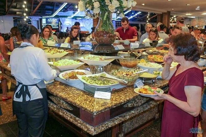 Foz do Iguacu Dancing Musical Show with Dinner and Pickup 6
