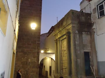 Private Walking Tour of Évora's Roman Heritage