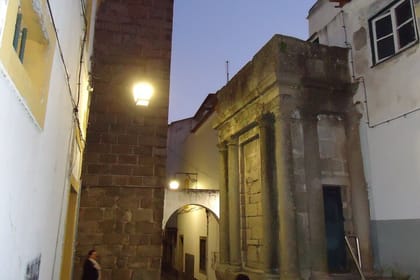 Évora Roman Legacy: Private walking tour with tickets