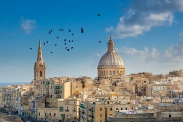 Valletta Street Food and History Tour with Private Transfers